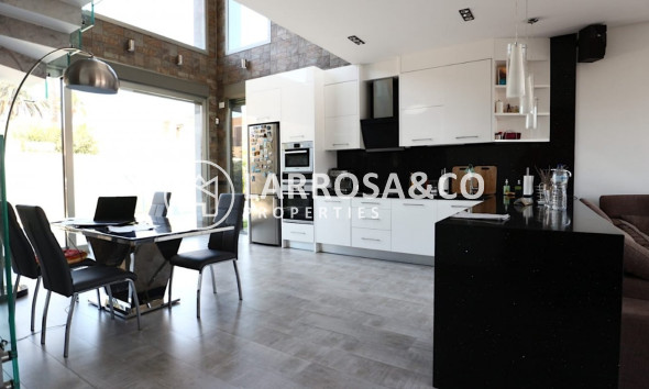 Resale - Detached House/Villa - Torrevieja - Los Angeles