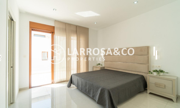 Resale - Detached House/Villa - Pilar de la Horadada - La Torre de la Horadada