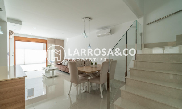 Resale - Detached House/Villa - Pilar de la Horadada - La Torre de la Horadada