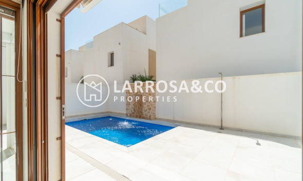 Resale - Detached House/Villa - Pilar de la Horadada - La Torre de la Horadada