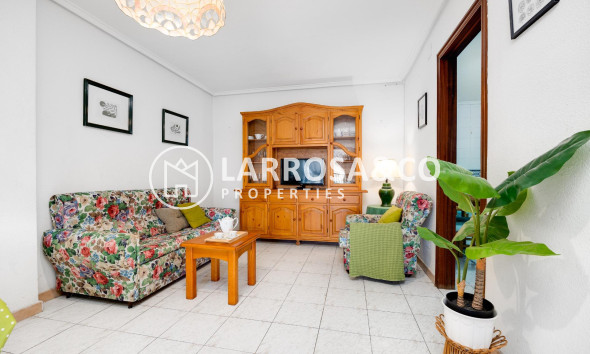 Resale - Apartment - Torrevieja - Estacion de autobuses