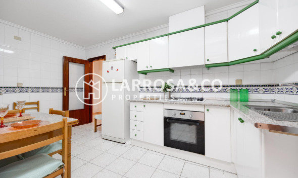 Resale - Apartment - Torrevieja - Estacion de autobuses