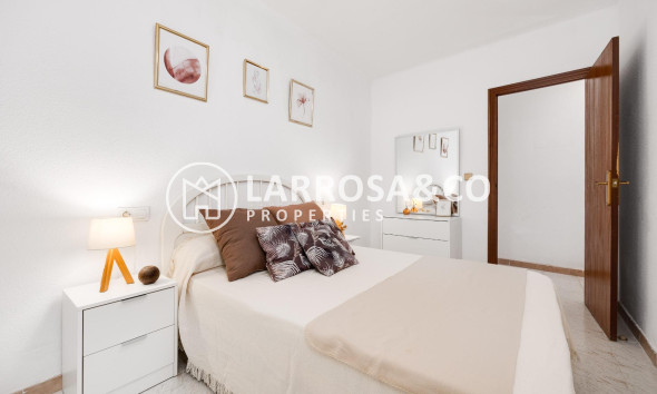 Herverkoop - Apartment - Torrevieja - Estacion de autobuses