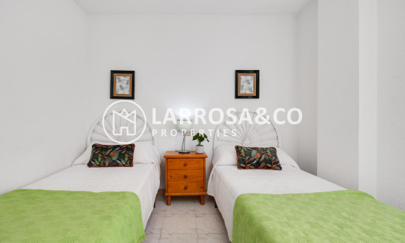 Resale - Apartment - Torrevieja - Estacion de autobuses