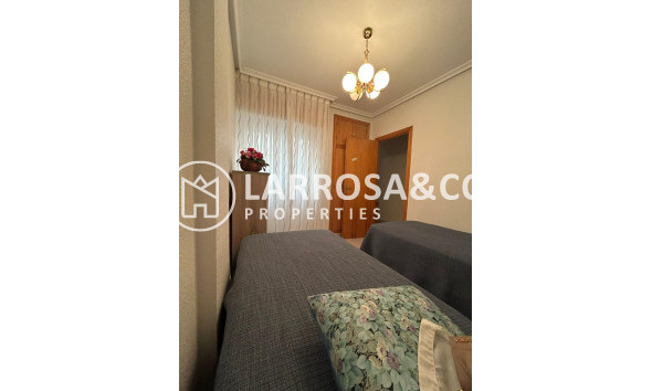 Resale - Apartment - Torrevieja - Acequion