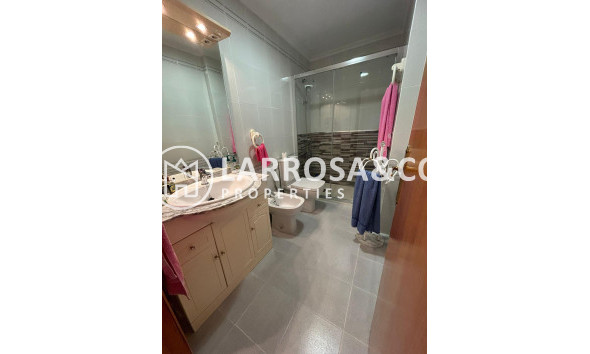 Resale - Apartment - Torrevieja - Acequion