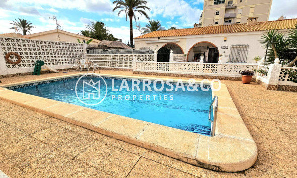 Resale - Semi-detached house - Torrevieja - Parque las naciones