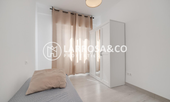 Reventa - Apartamento - Torrevieja - Playa del cura