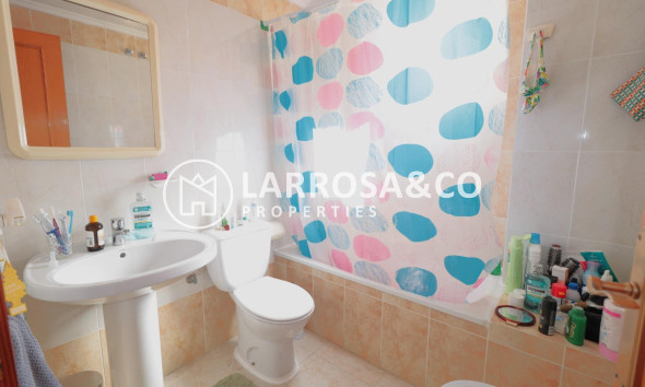 Resale - Apartment - Torrevieja - Acequion