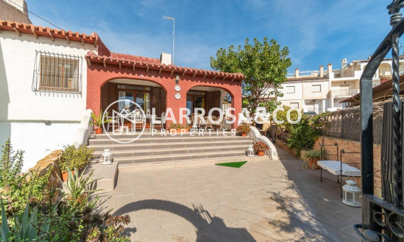 Herverkoop - Villa - Orihuela costa - Punta Prima