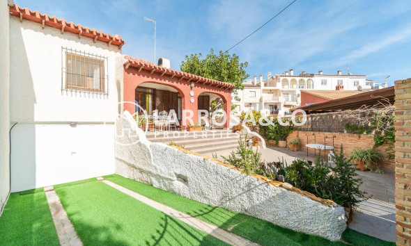 Herverkoop - Villa - Orihuela costa - Punta Prima