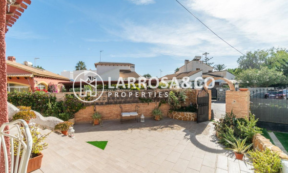 Herverkoop - Villa - Orihuela costa - Punta Prima