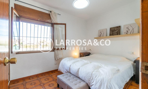 Herverkoop - Villa - Orihuela costa - Punta Prima