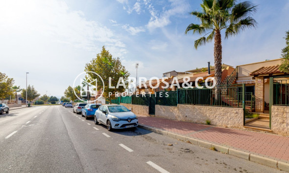 Resale - Detached House/Villa - Torrevieja - Aguas Nuevas