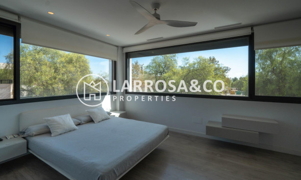 Resale - Detached House/Villa - Callosa de Segura - JUNTO CAMPO DE FUTBOL