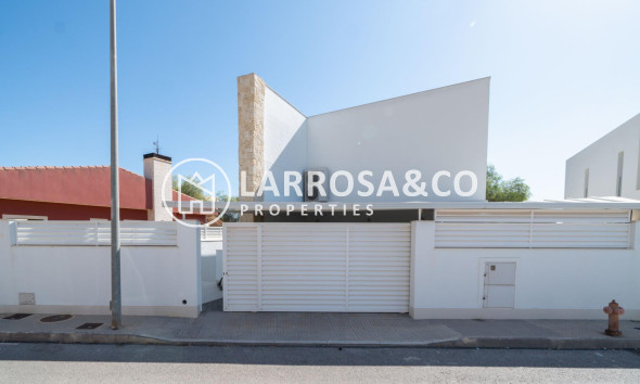 Resale - Detached House/Villa - Callosa de Segura - JUNTO CAMPO DE FUTBOL