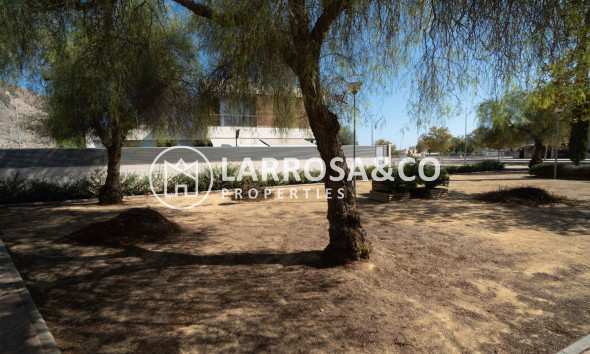 Resale - Detached House/Villa - Callosa de Segura - JUNTO CAMPO DE FUTBOL