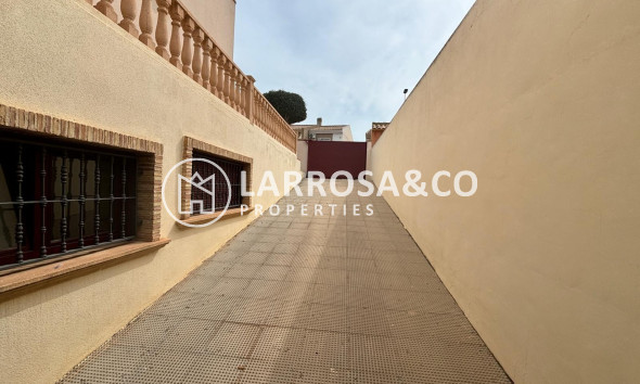 Resale - Detached House/Villa - Torrevieja Centro - Torrevieja