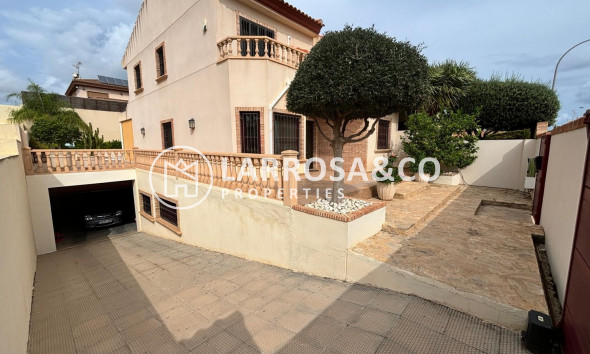 Resale - Detached House/Villa - Torrevieja Centro - Torrevieja