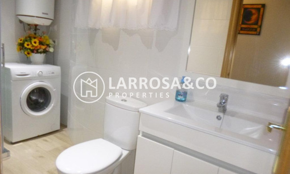 Resale - Apartment - Torrevieja - Acequion