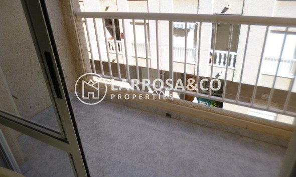 Resale - Apartment - Torrevieja - Acequion