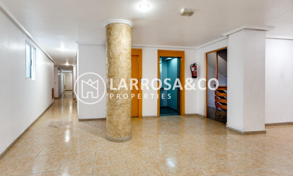 Resale - Apartment - Torrevieja - Centro