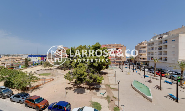 Resale - Apartment - Torrevieja - Centro