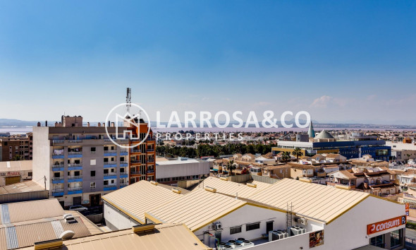 Resale - Apartment - Torrevieja - Centro