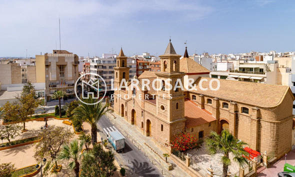 Resale - Apartment - Torrevieja - Playa del cura