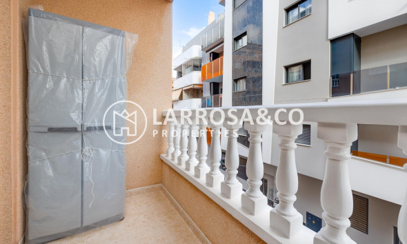 Resale - Apartment - Torrevieja - Playa del cura