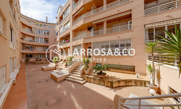 Resale - Apartment - Torrevieja - Playa del cura