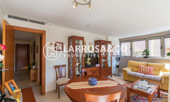 A Vendre - Apartment - Torrevieja - Paseo maritimo