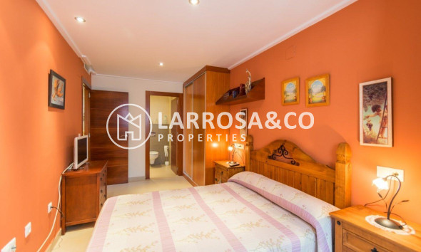 A Vendre - Apartment - Torrevieja - Paseo maritimo