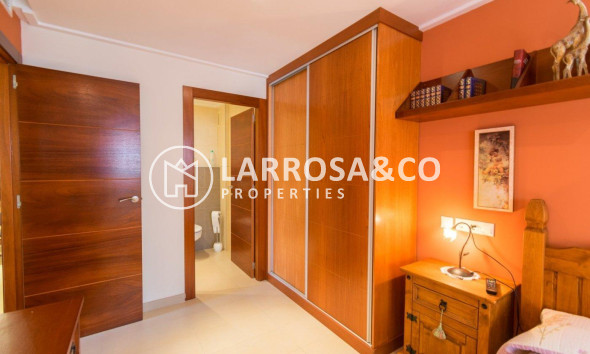 A Vendre - Apartment - Torrevieja - Paseo maritimo