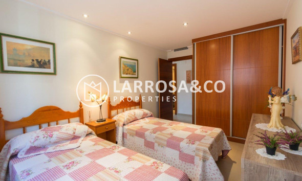 A Vendre - Apartment - Torrevieja - Paseo maritimo