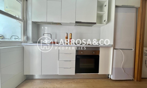 Resale - Apartment - Torrevieja - Centro