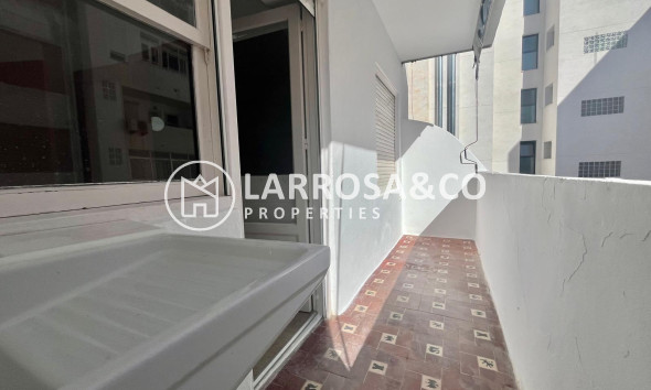 Resale - Apartment - Torrevieja - Centro