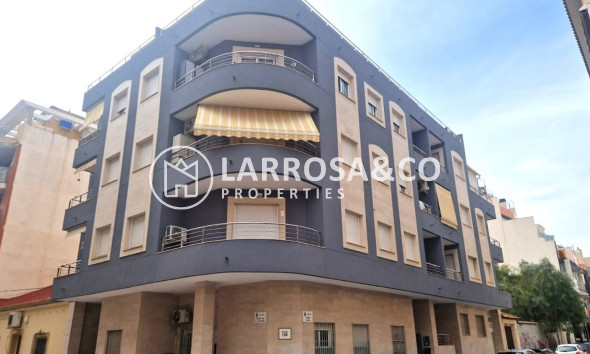 Resale - Apartment - Torrevieja - Playa del cura