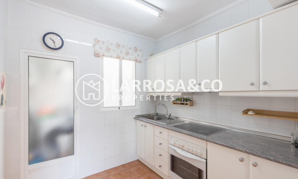 Resale - Apartment - Torrevieja - Estacion de autobuses