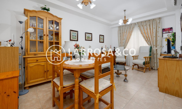 Resale - Ground floor apartment - Torrevieja - Playa del cura