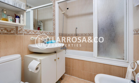 Resale - Ground floor apartment - Torrevieja - Playa del cura