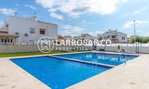 Herverkoop - Semi-detached house - Torrevieja - Torreta florida