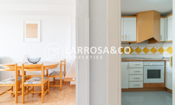 Resale - Apartment - Orihuela costa - Campoamor