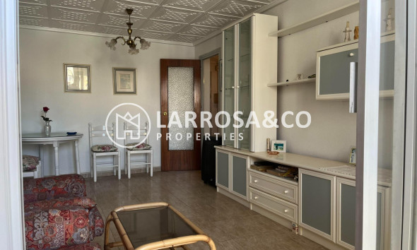 Resale - Apartment - Torrevieja - Paseo maritimo