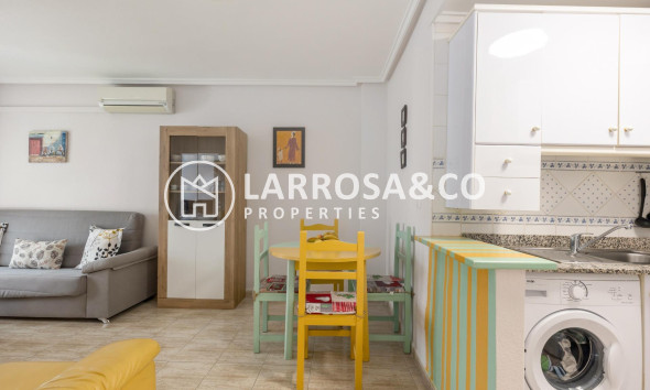 Resale - Apartment - Torrevieja - Estacion de autobuses