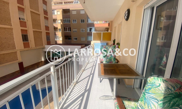 Resale - Apartment - Torrevieja - Playa del cura