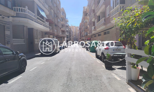 Resale - Apartment - Torrevieja - Playa del cura