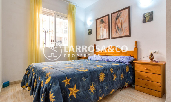 Resale - Apartment - Torrevieja - Estacion de autobuses