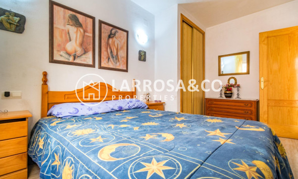 Resale - Apartment - Torrevieja - Estacion de autobuses