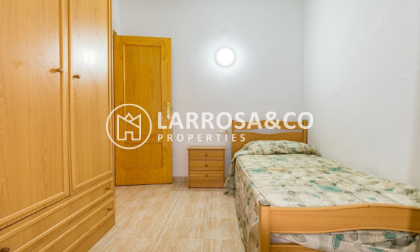 Resale - Apartment - Torrevieja - Estacion de autobuses